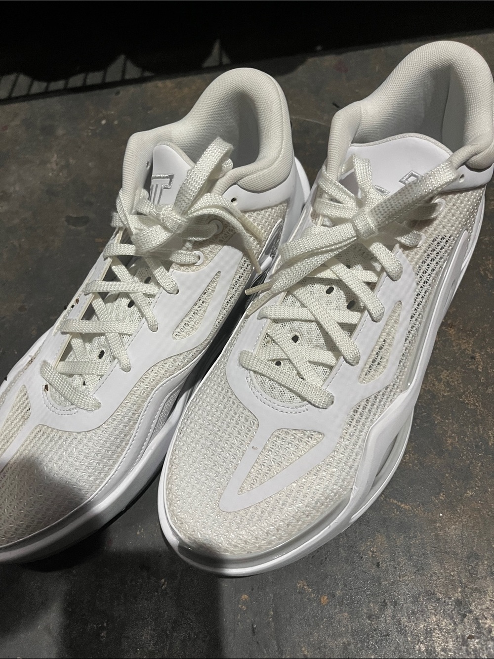 Nike Men's White Mesh fb2863-100
Nike Jordan Jayson Tatum 1 TB Size 12Fo